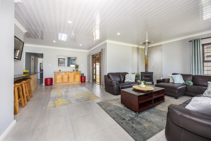 3 Bedroom Property for Sale in Jakarandas Western Cape